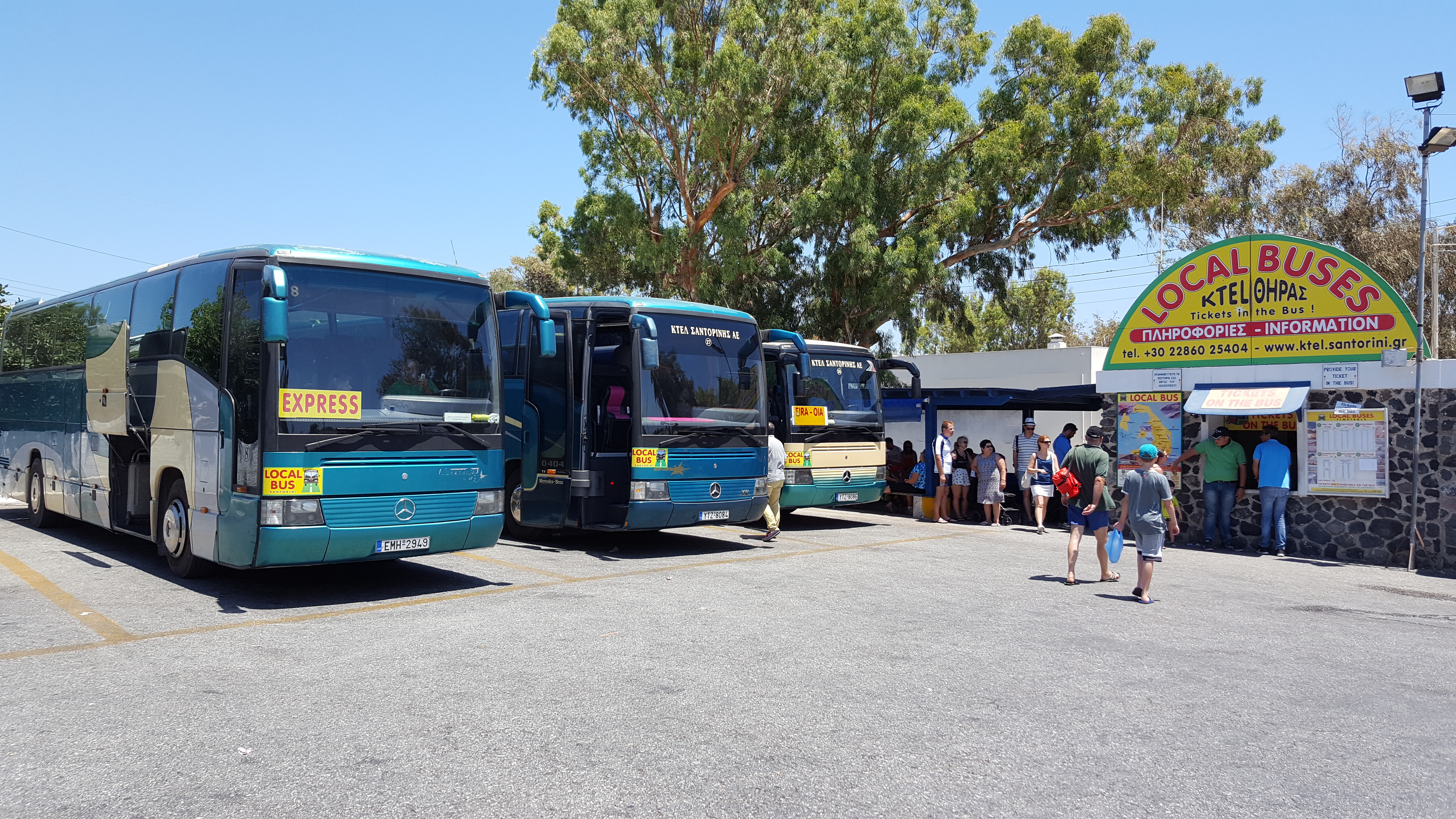 Fira bus stand